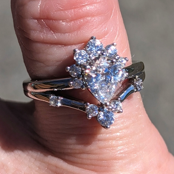 Vintage Beautiful CZ Ring Size 6 - Picture 1 of 4
